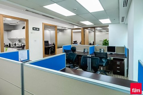 97.9m² Office in Sheikh Zayed Road, UAE No. 203062 13