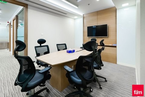 97.9m² Office in Sheikh Zayed Road, UAE No. 203062 5