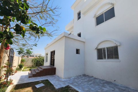 4 bedrooms Villa in Al Heerah, UAE No. 195187