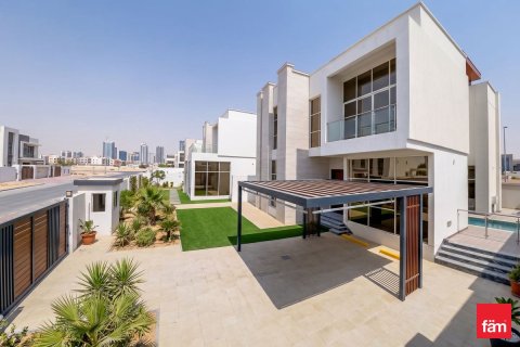 5 bedrooms Villa in Dubai, UAE No. 213495 3