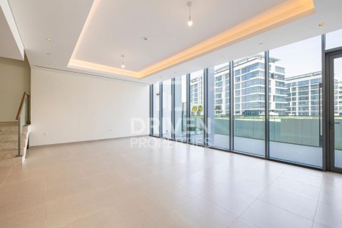 Duplex de 3 chambres à District One, UAE No. 211648 10