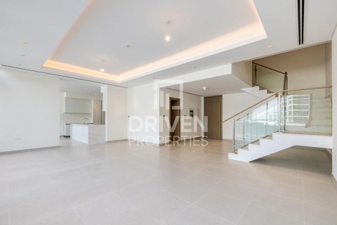 Duplex de 3 chambres à District One, UAE No. 211648 6