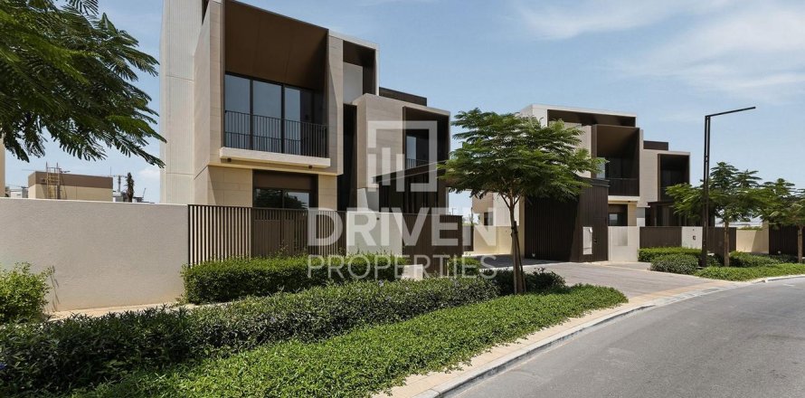 5 bedrooms Villa in Dubai Hills Estate, UAE No. 212588