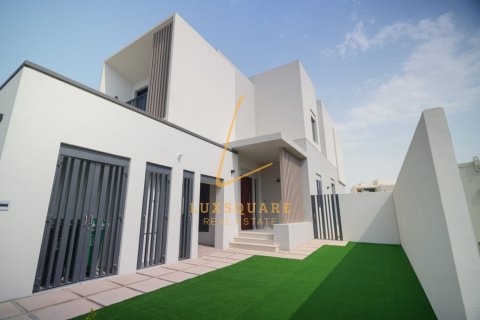 4 bedrooms Townhouse in Jebel Ali, UAE No. 222033