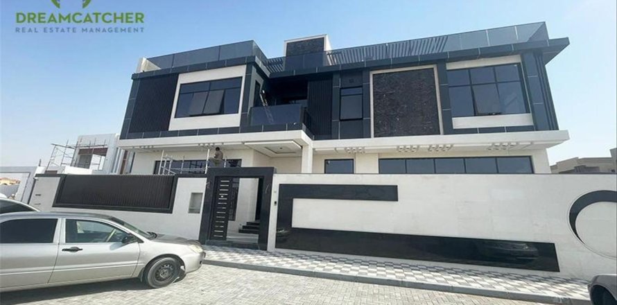 Villa de 4 chambres à Ajman, UAE No. 34157