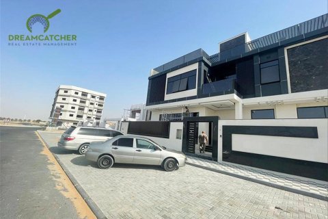 Villa de 4 chambres à Ajman, UAE No. 34157 7