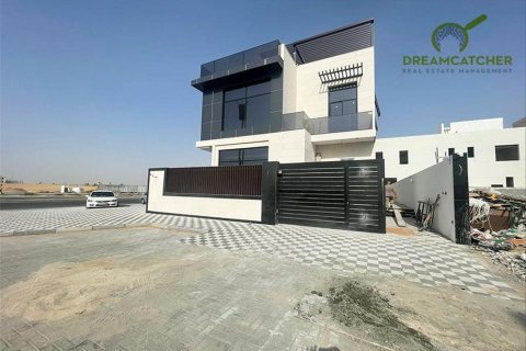 Villa de 4 chambres à Ajman, UAE No. 34157 11