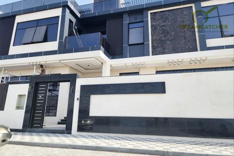 Villa de 4 chambres à Ajman, UAE No. 34157 10