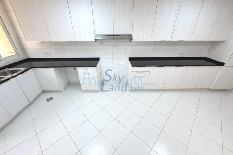 Villa de 4 dormitorios en Jumeirah, UAE No. 125558 27
