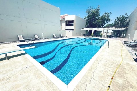 Villa de 4 dormitorios en Jumeirah, UAE No. 125558 31