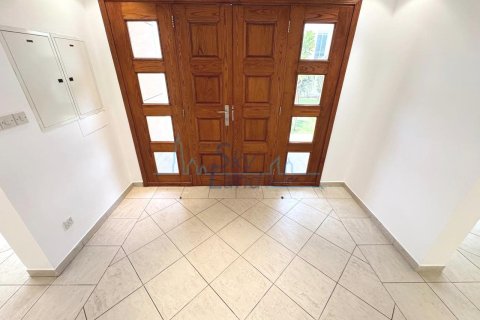 Villa de 4 dormitorios en Jumeirah, UAE No. 125558 21