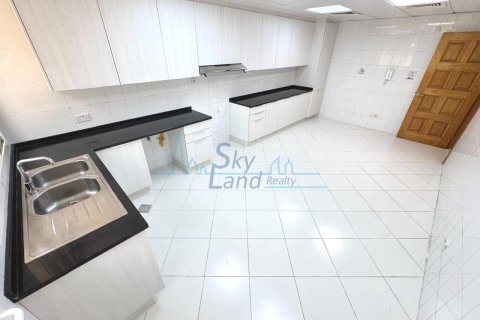 Villa de 4 dormitorios en Jumeirah, UAE No. 125558 26