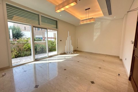 Villa de 5 dormitorios en The Marina, UAE No. 37690 6