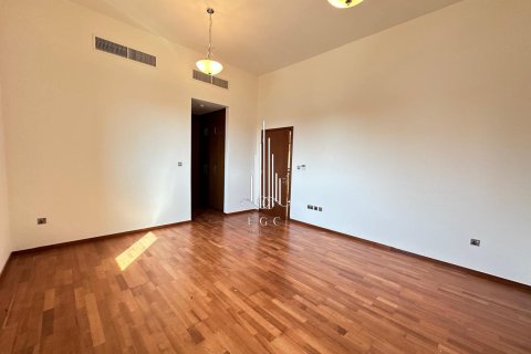 Villa de 5 dormitorios en The Marina, UAE No. 37690 23