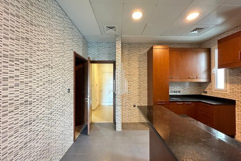 Villa de 5 dormitorios en The Marina, UAE No. 37690 11