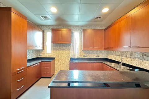 Villa de 5 dormitorios en The Marina, UAE No. 37690 14