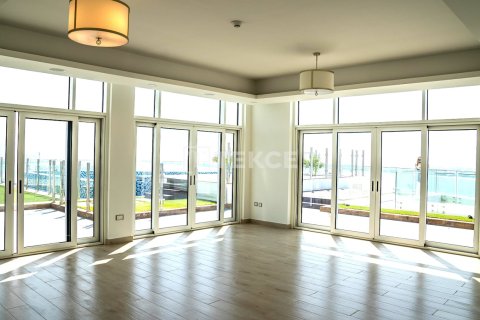 Studio Apartment in Palm Jumeirah, UAE No. 154105 7