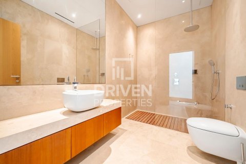 Вилла с 5 спальнями в Jumeirah Bay Island, ОАЭ №220990 16