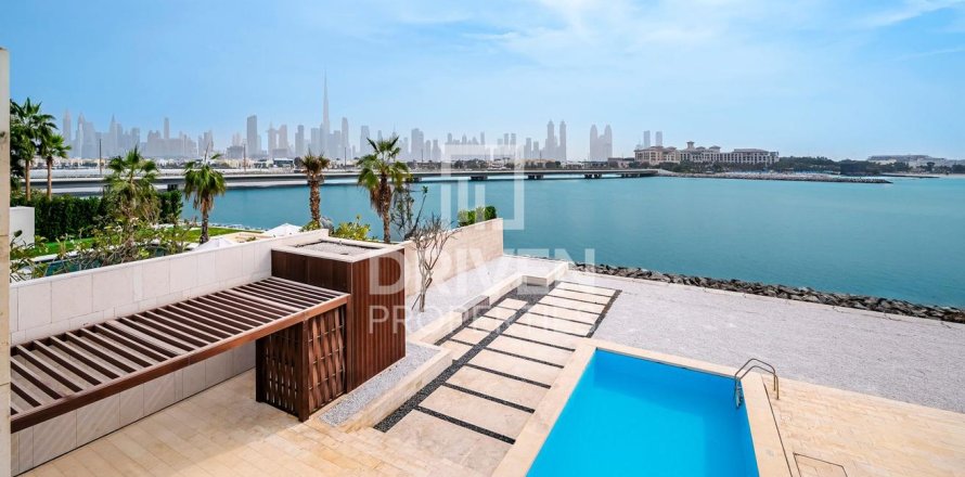 Вилла с 5 спальнями в Jumeirah Bay Island, ОАЭ №220990