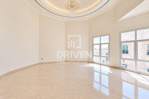 Villa de 5 chambres à Al Barsha South, UAE No. 221394 4