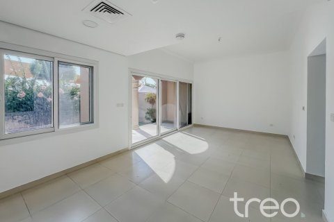 3 bedrooms Villa in Casa Dora, UAE No. 220876 4