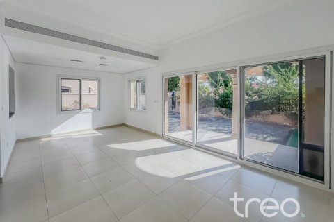 3 bedrooms Villa in Casa Dora, UAE No. 220876 12