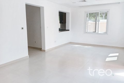 3 bedrooms Villa in Casa Dora, UAE No. 220876 6
