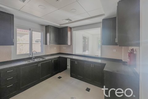 3 bedrooms Villa in Casa Dora, UAE No. 220876 3