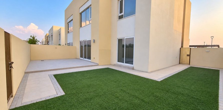 Appartement de 3 chambres à Dubai, UAE No. 221945