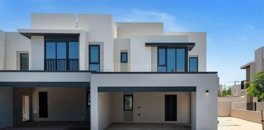 Villa de 5 dormitorios en Jebel Ali, UAE No. 167275