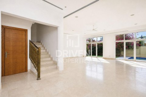 Villa de 5 dormitorios en The Villa, UAE No. 223342 3