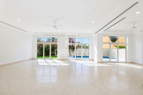 Villa de 5 dormitorios en The Villa, UAE No. 223342 9