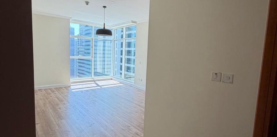 2 bedrooms Apartment in Dubai, UAE No. 213460