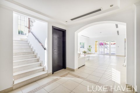 Villa de 3 dormitorios en Legacy, UAE No. 13113 3