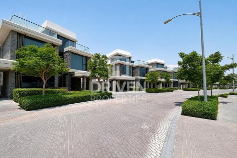 Townhouse de 4 dormitorios en Trump Estates, UAE No. 215210 15