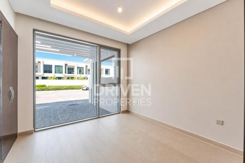 Townhouse de 4 dormitorios en Trump Estates, UAE No. 215210 4