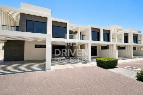 Townhouse de 4 dormitorios en Trump Estates, UAE No. 215210 13