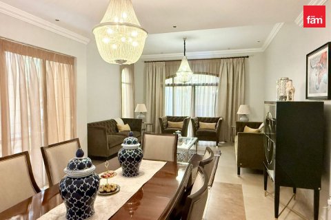 4 bedrooms Townhouse in Dubai, UAE No. 215954 9