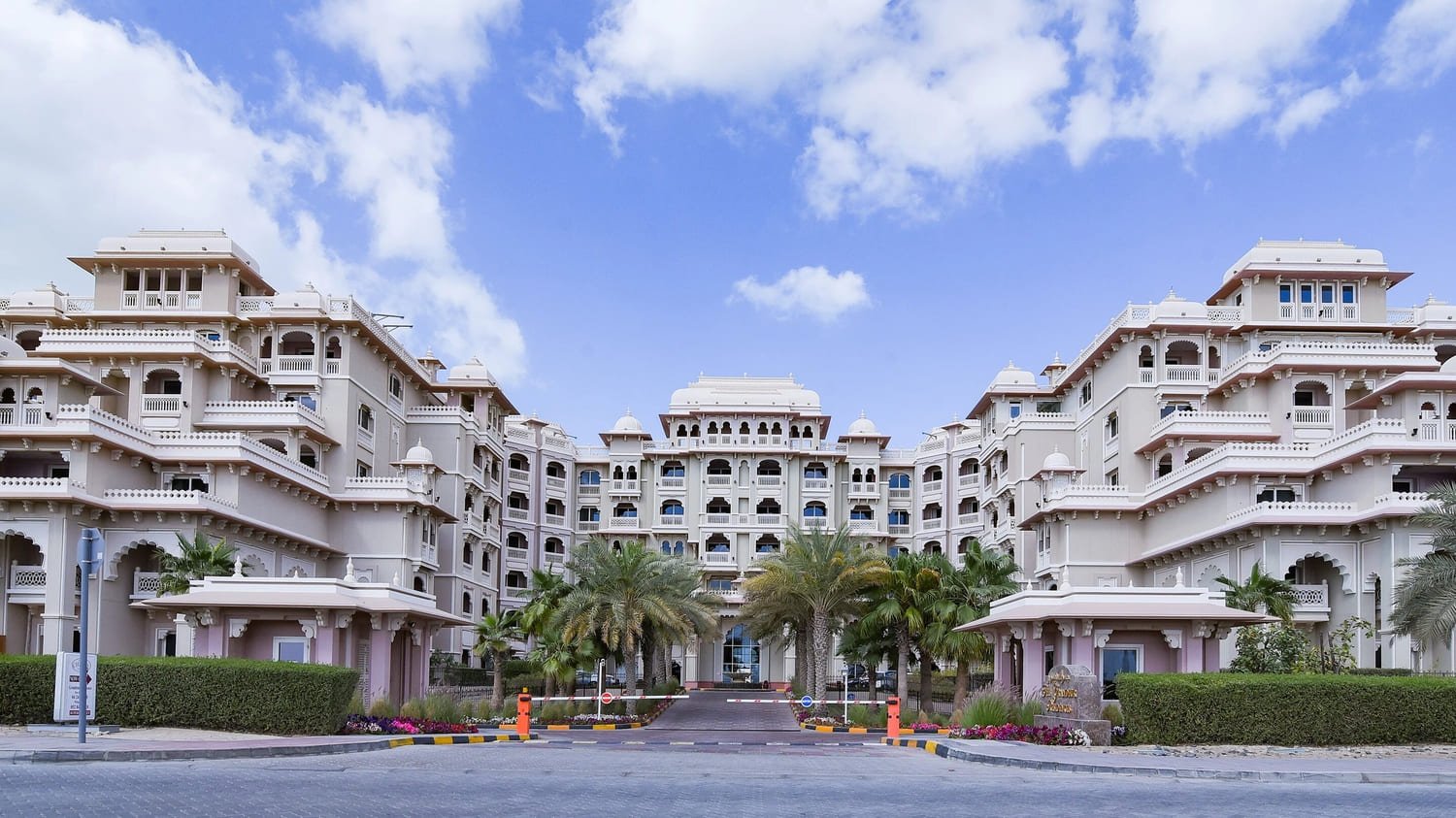 GRANDEUR RESIDENCES