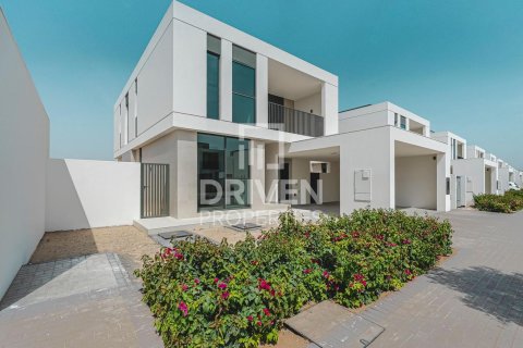4 bedrooms Villa in EMAAR South, UAE No. 212523 7