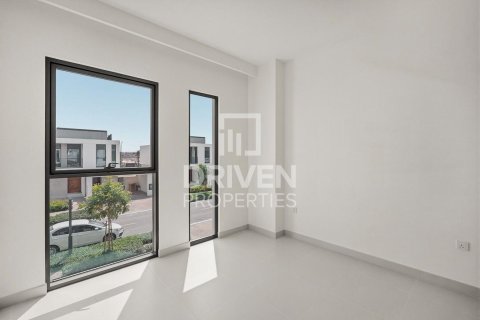 4 bedrooms Villa in EMAAR South, UAE No. 212523 19