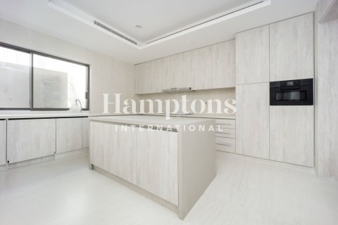 Вилла с 5 спальнями в Umm Al Sheif Villas, ОАЭ №215672 11