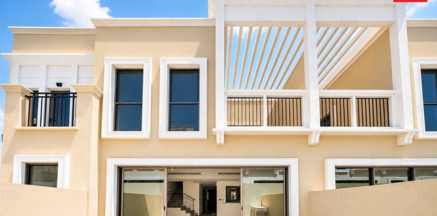 4 bedrooms Townhouse in Dubai, UAE No. 213293