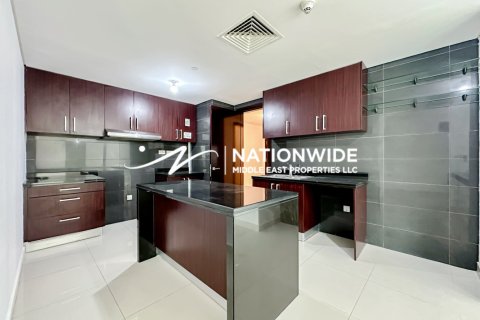 3 bedrooms Apartment in Abu Dhabi, UAE No. 136124 5
