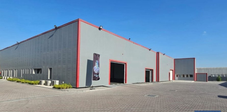 3716m² Warehouse in Al Quoz Industrial Area, UAE No. 153794