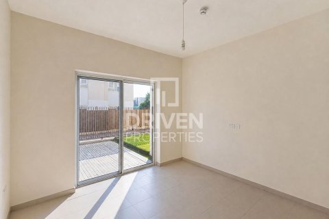 Apartment de 3 dormitorios en EMAAR South, UAE No. 223341 18