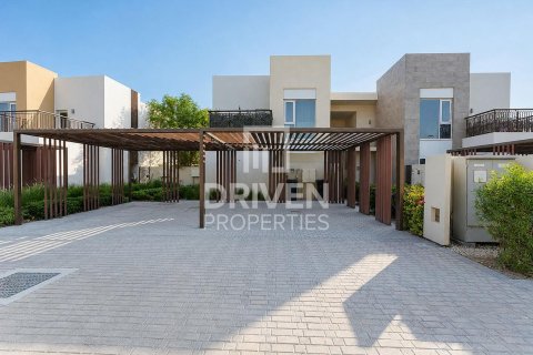 Apartment de 3 dormitorios en EMAAR South, UAE No. 223341 3