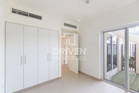 Apartment de 3 dormitorios en EMAAR South, UAE No. 223341 8