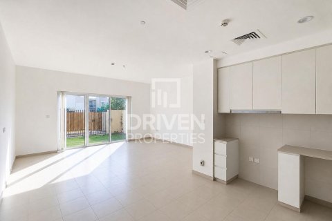 Apartment de 3 dormitorios en EMAAR South, UAE No. 223341 6
