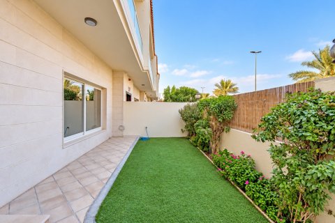 Townhouse de 4 dormitorios en Jumeirah Village Circle, UAE No. 223499 3